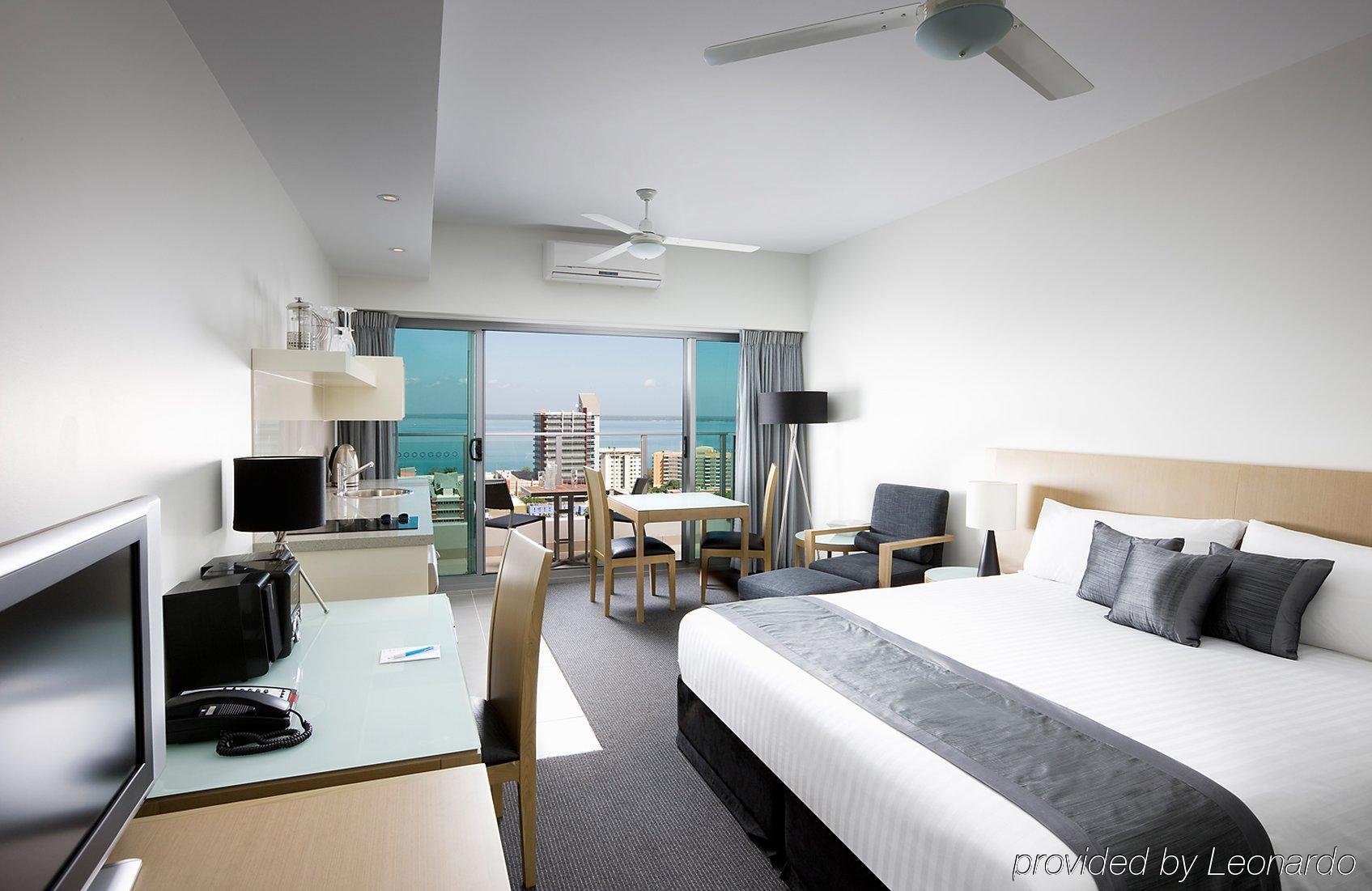 Mantra Pandanas Aparthotel Darwin Room photo